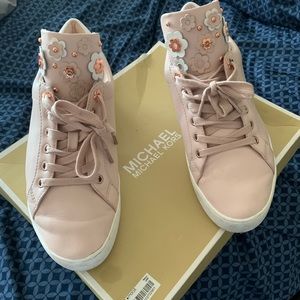 Pink worn Michael Kors woman sneakers pink/white size 9w with original box